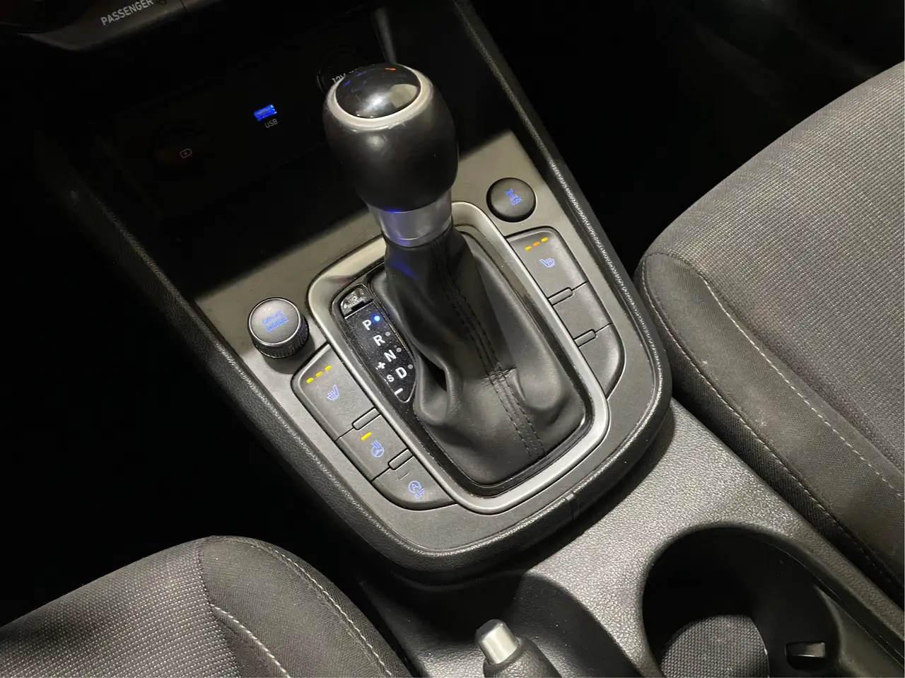 Hyundai KONA снимка Hyundai KONA
