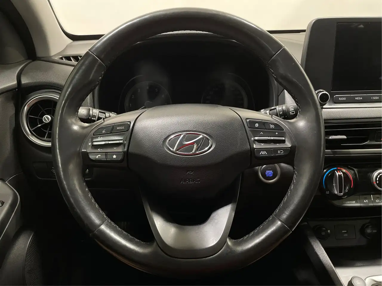 Hyundai KONA снимка Hyundai KONA