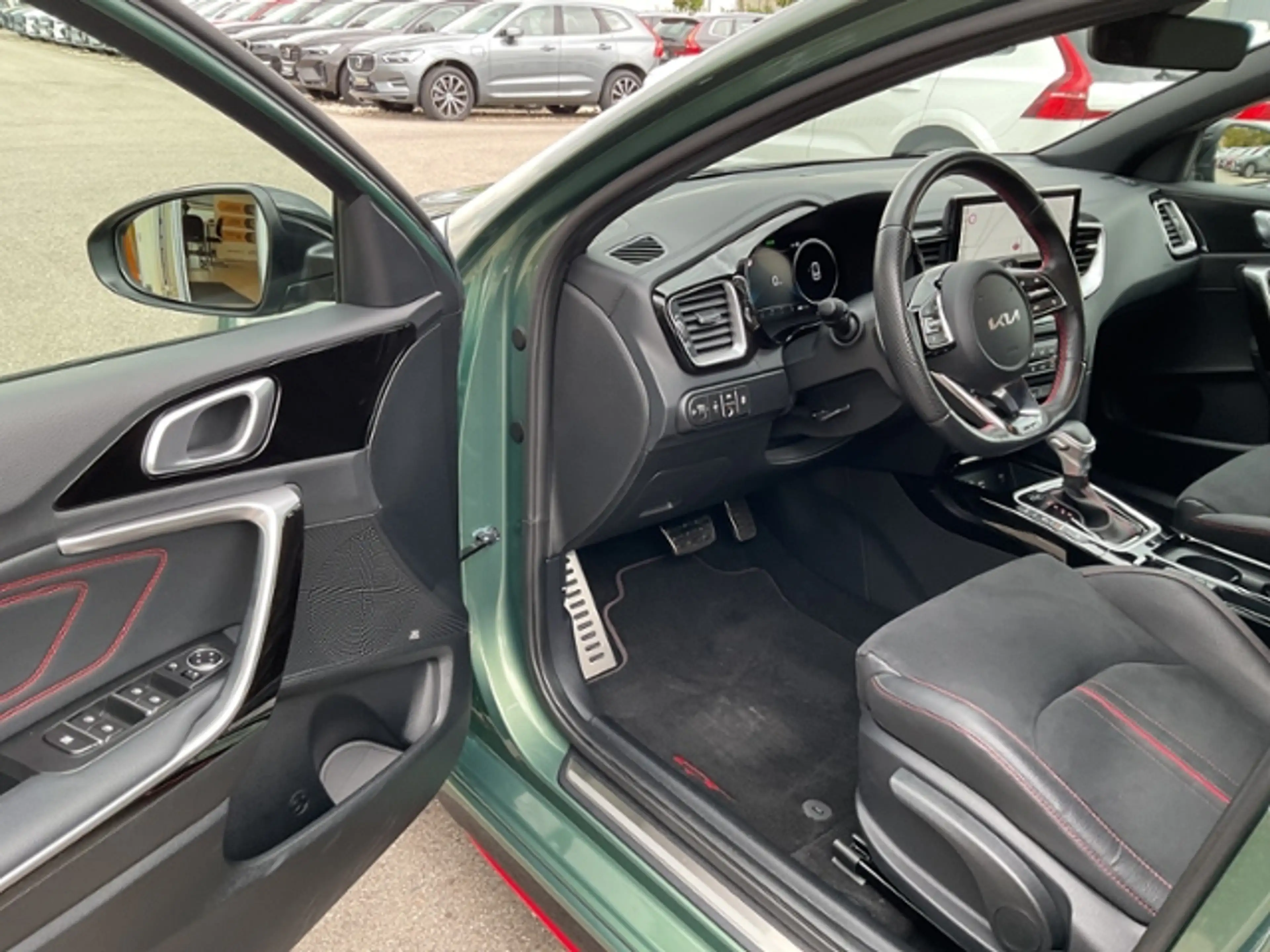 Kia Ceed / cee'd 1,6 GT ACC Kamera Navi DAB LED BLIS JBL — photo 15