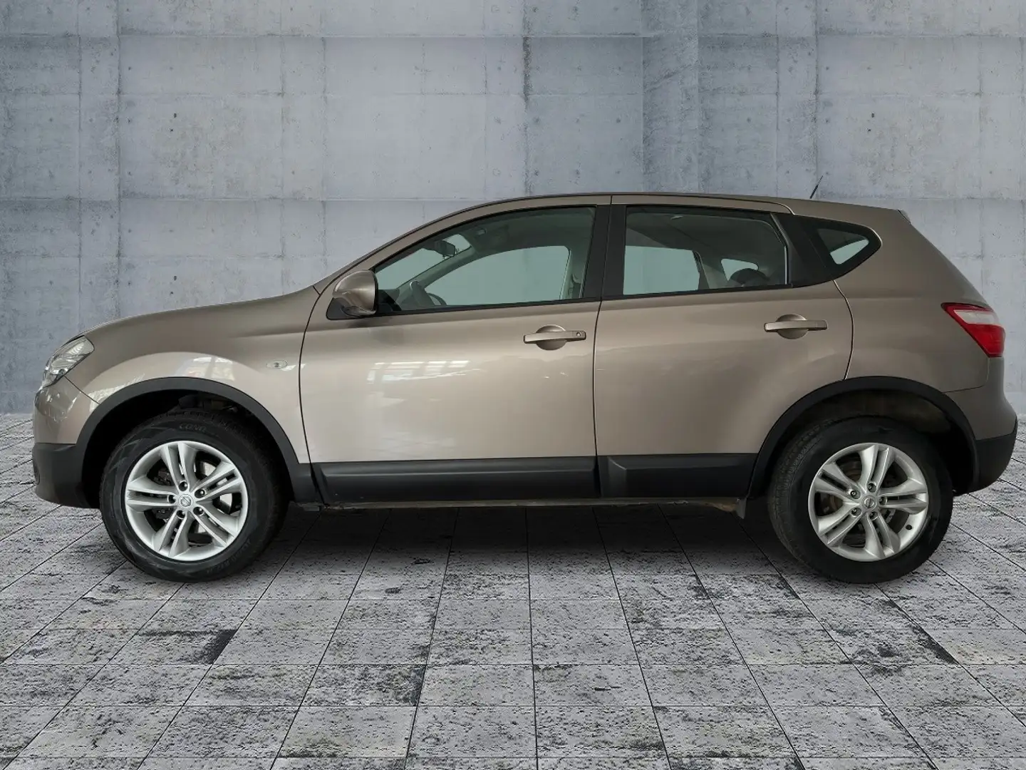 Nissan Qashqai Acenta 1.6 117 PS  Allwetterreifen Brun - 2