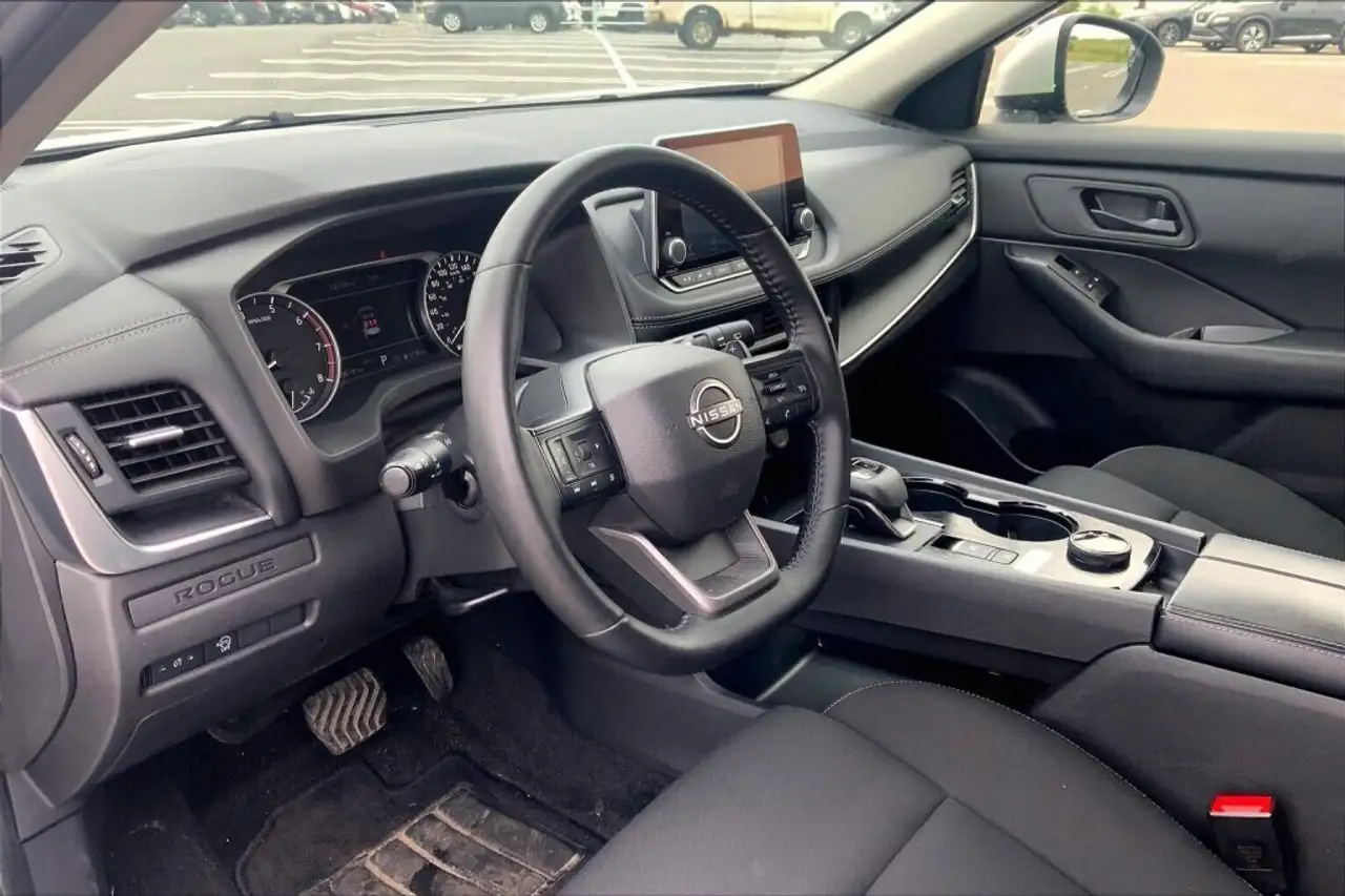Nissan Rogue снимка Nissan Rogue
