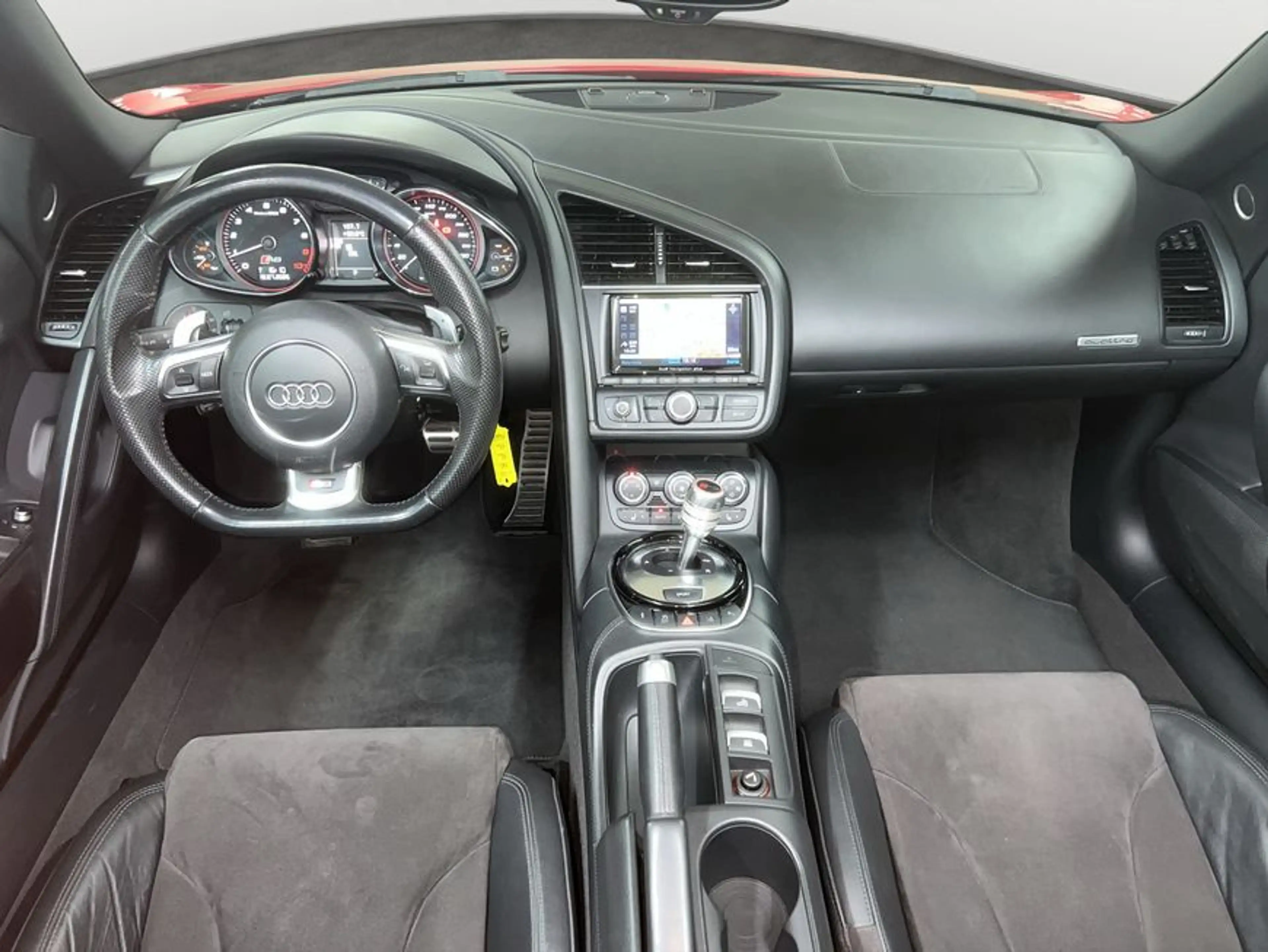 Audi R8 Spyder 5.2 FSI quattro S tronic Keramik — photo 13