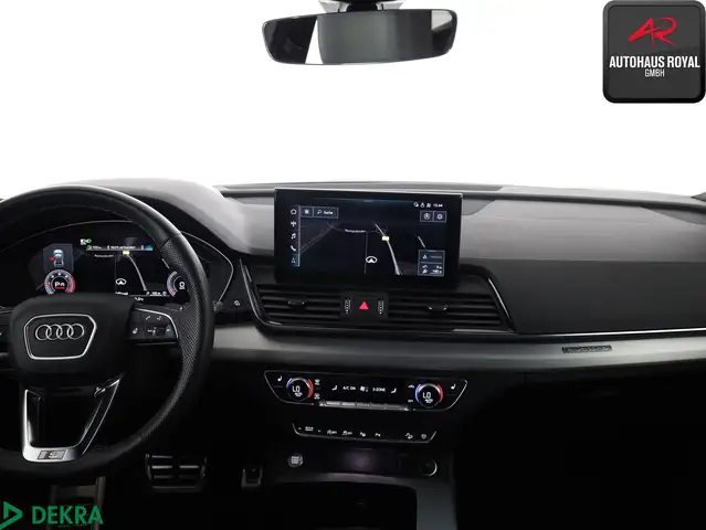Audi Q5 view 9
