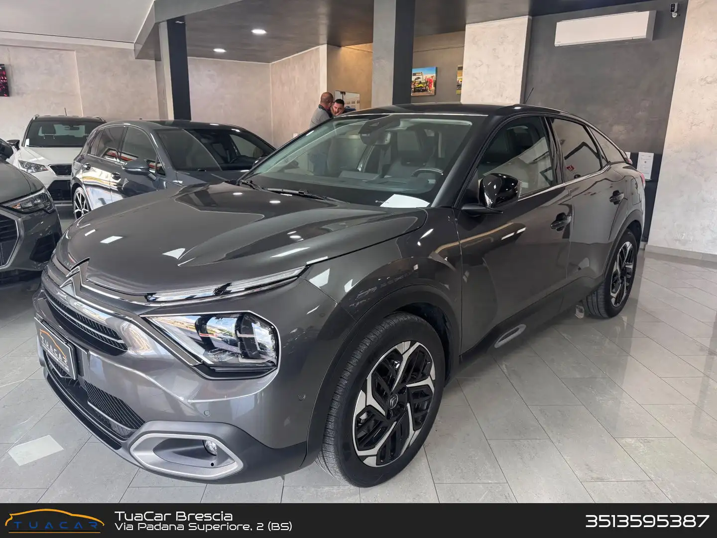 Citroen C4 Shine 1.2 PureTech 130 Grau - 1