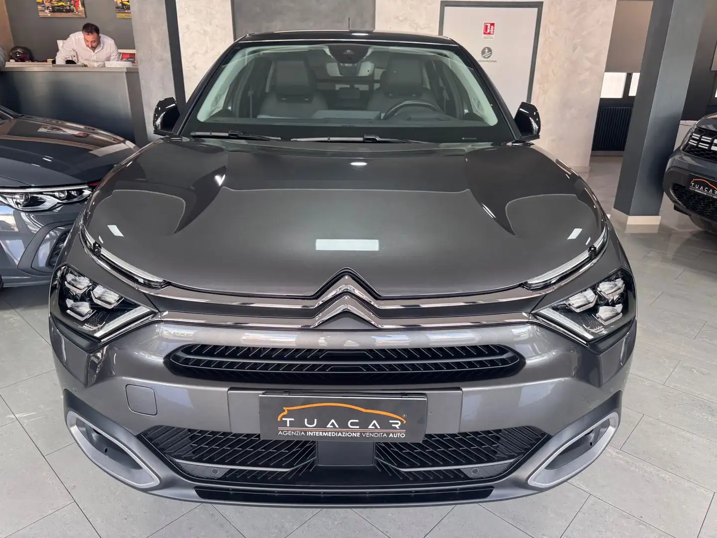 Citroen C4 Shine 1.2 PureTech 130 Grau - 2