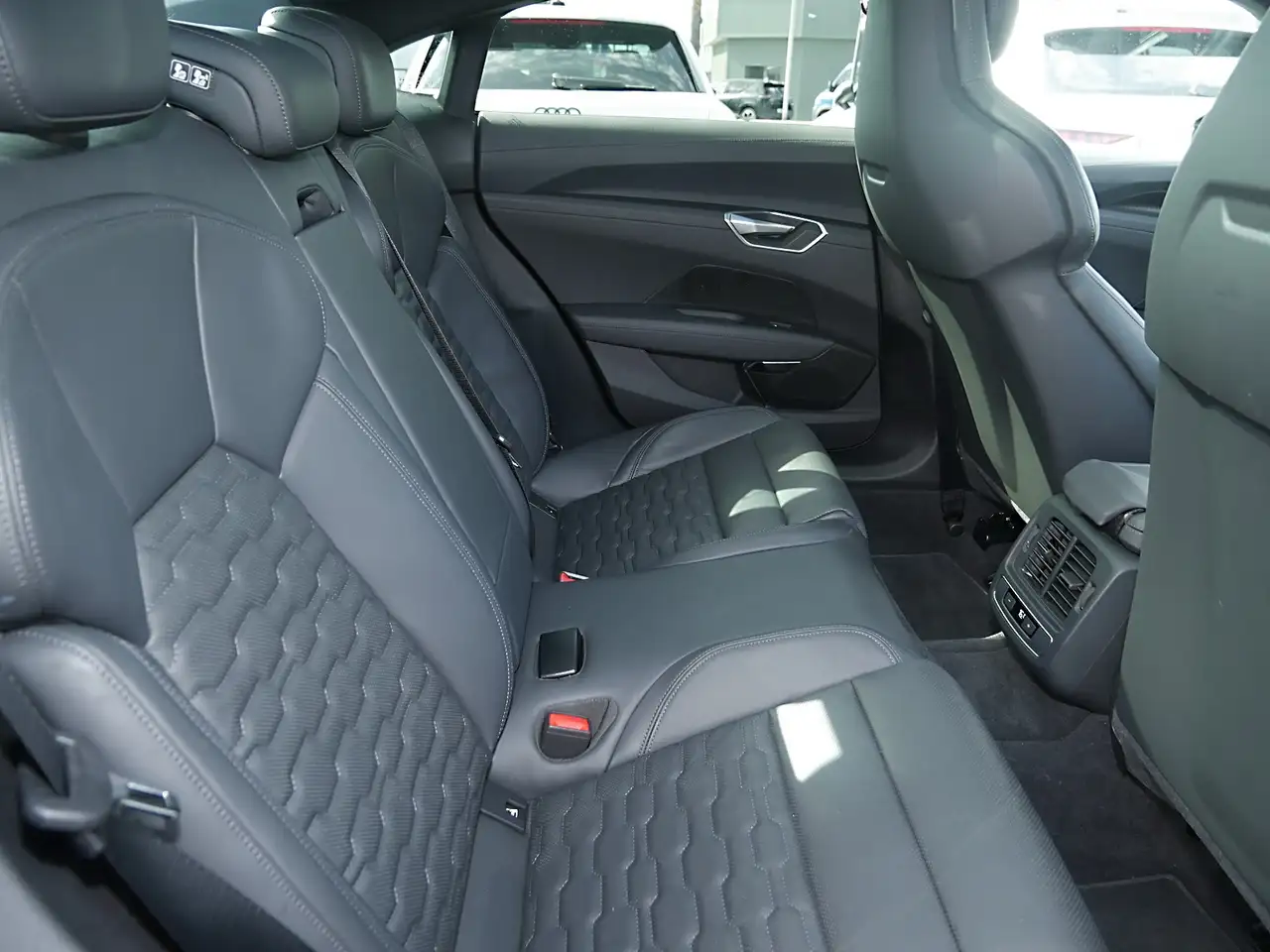 Audi e-tron GT qu. B&O HuD Leder Matrix Sitzbelü 360°, миниатюра 7
