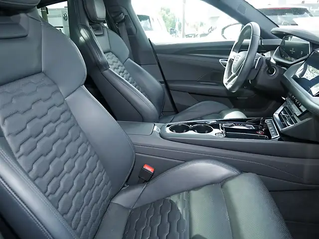 Audi E-Tron GT view 6
