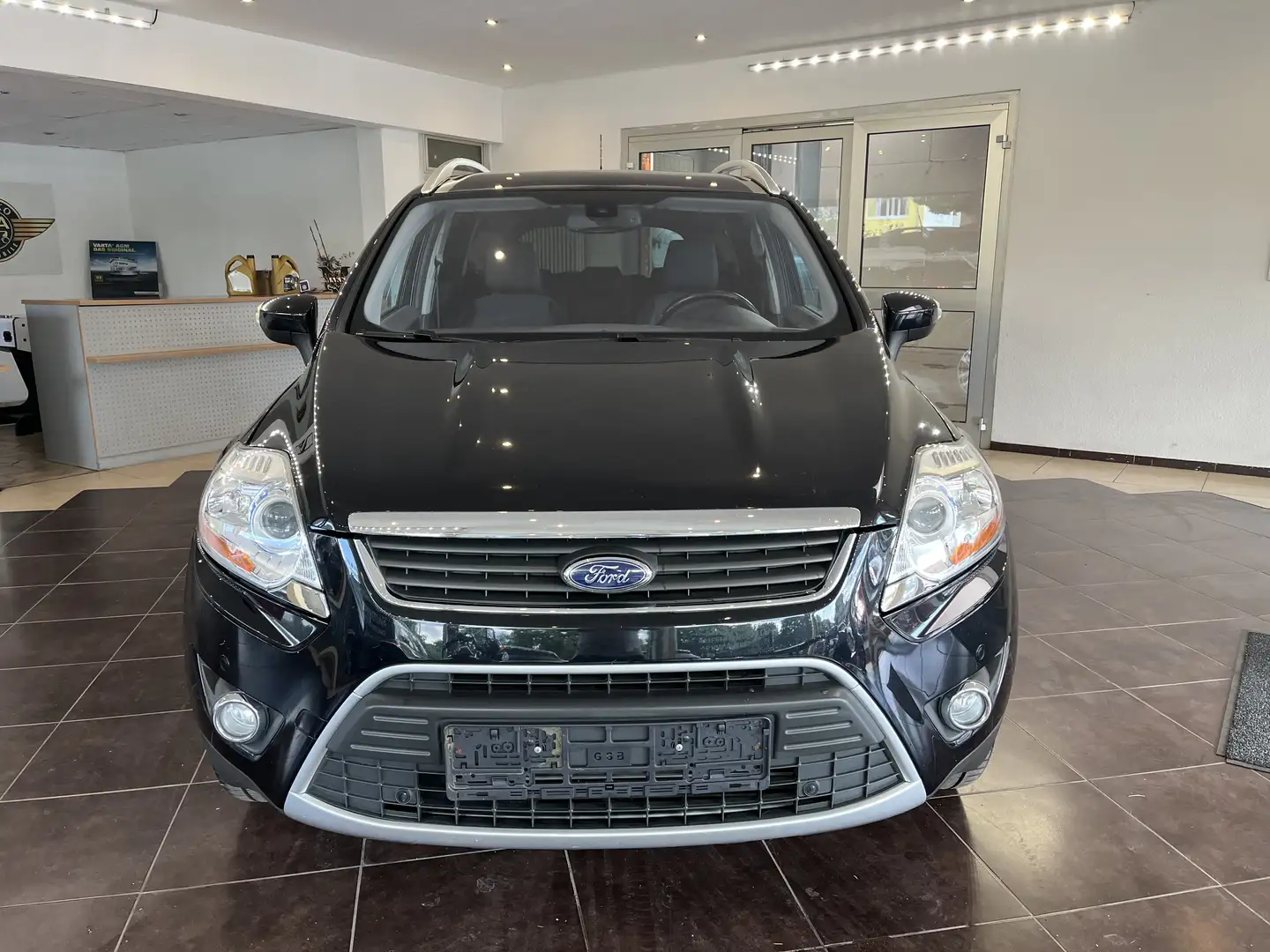 Ford Kuga Titanium*SHZ*KLIMAAUTOMATIK*4x4* Negro - 2