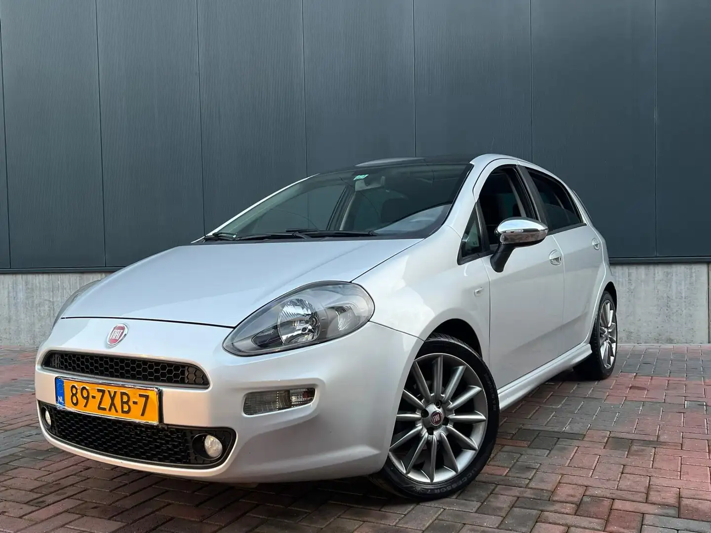Fiat Punto Evo 0.9 TwinAir Sport * Pano * Trekhaak * Cruise * Goe Grijs - 1
