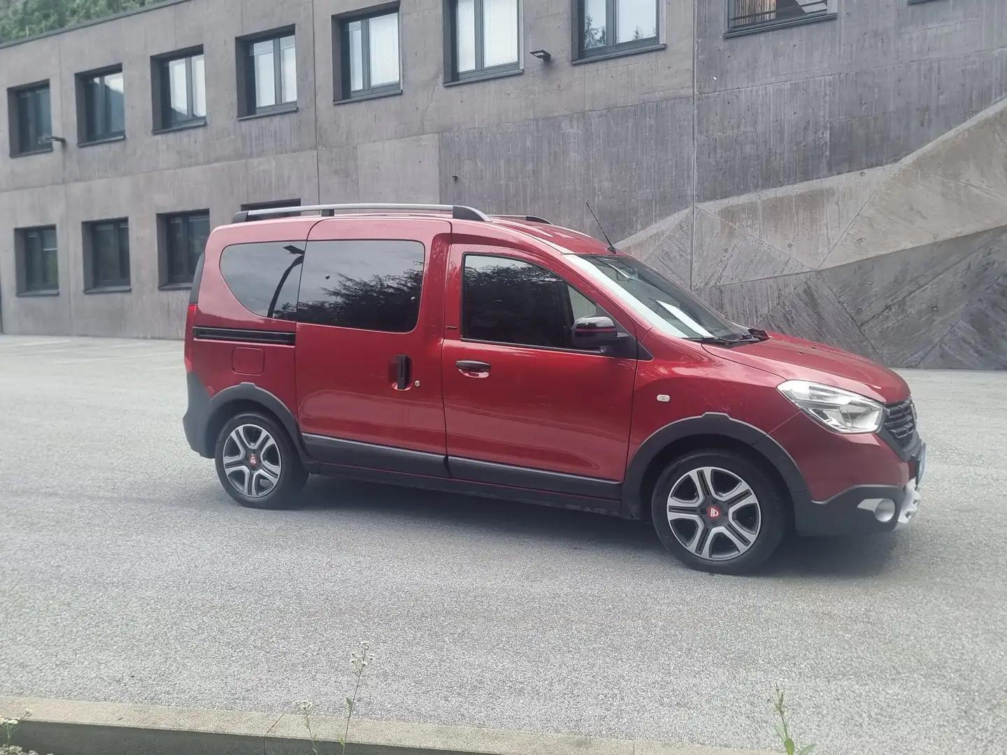 Dacia Dokker Stepway Blue 95 dCi Rouge - 1