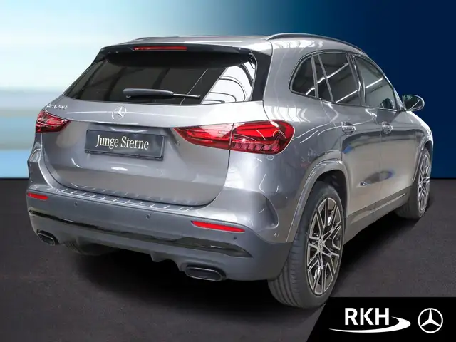 Mercedes-Benz Gla view 3