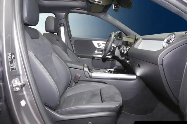 Mercedes-Benz Gla view 6