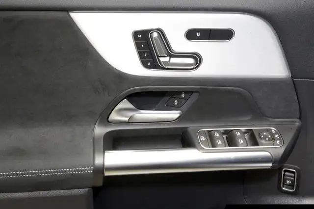 Mercedes-Benz Gla view 14