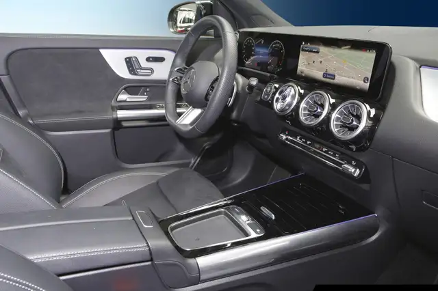 Mercedes-Benz Gla view 8