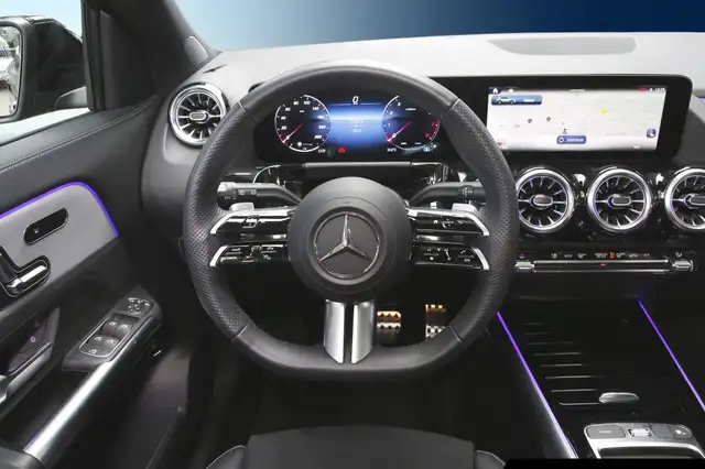 Mercedes-Benz Gla view 11
