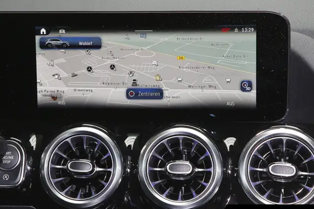 Mercedes-Benz Gla view 12