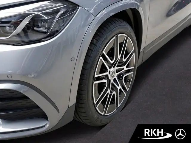 Mercedes-Benz Gla view 5