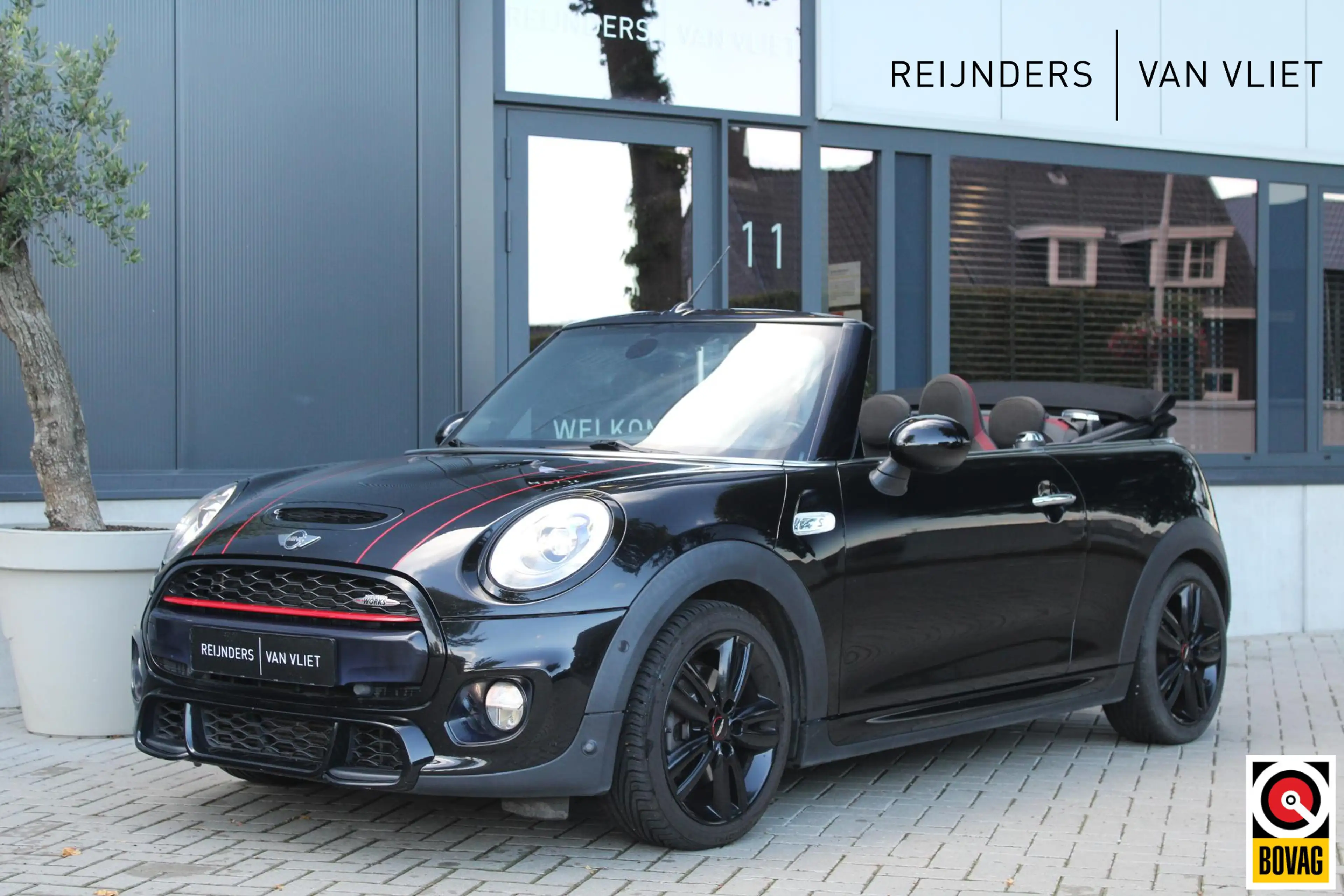MINI Cooper S Cabrio 2.0 Chili John Cooper Works | Wired | Rear View Ca