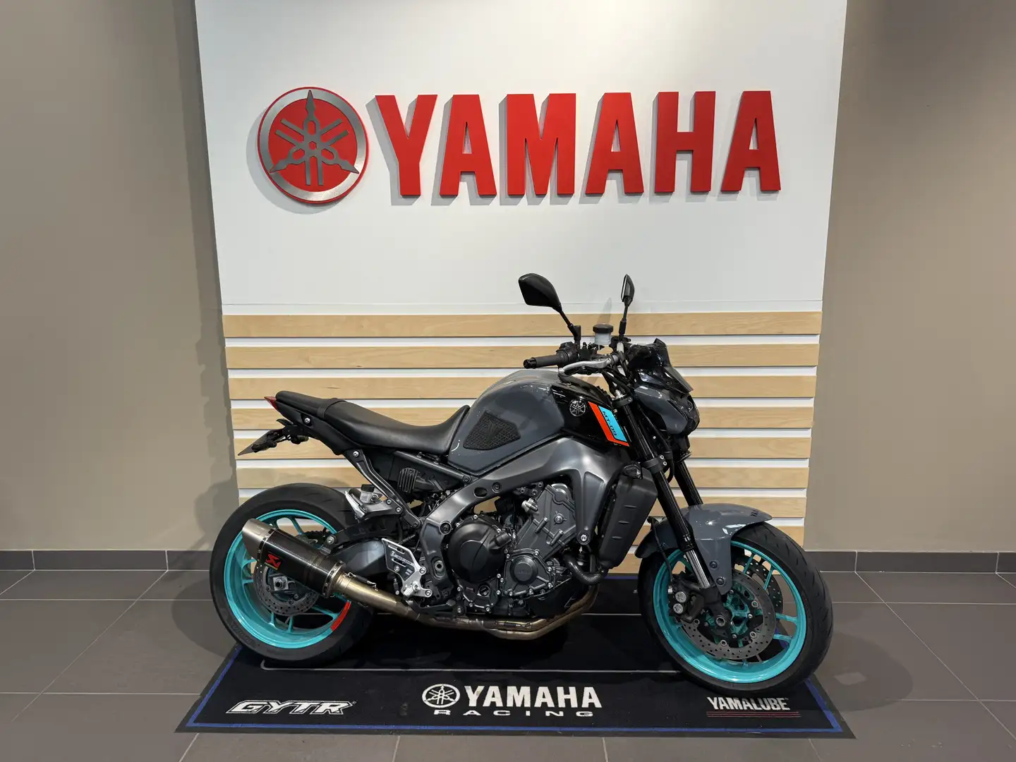 Yamaha MT-09 - 1