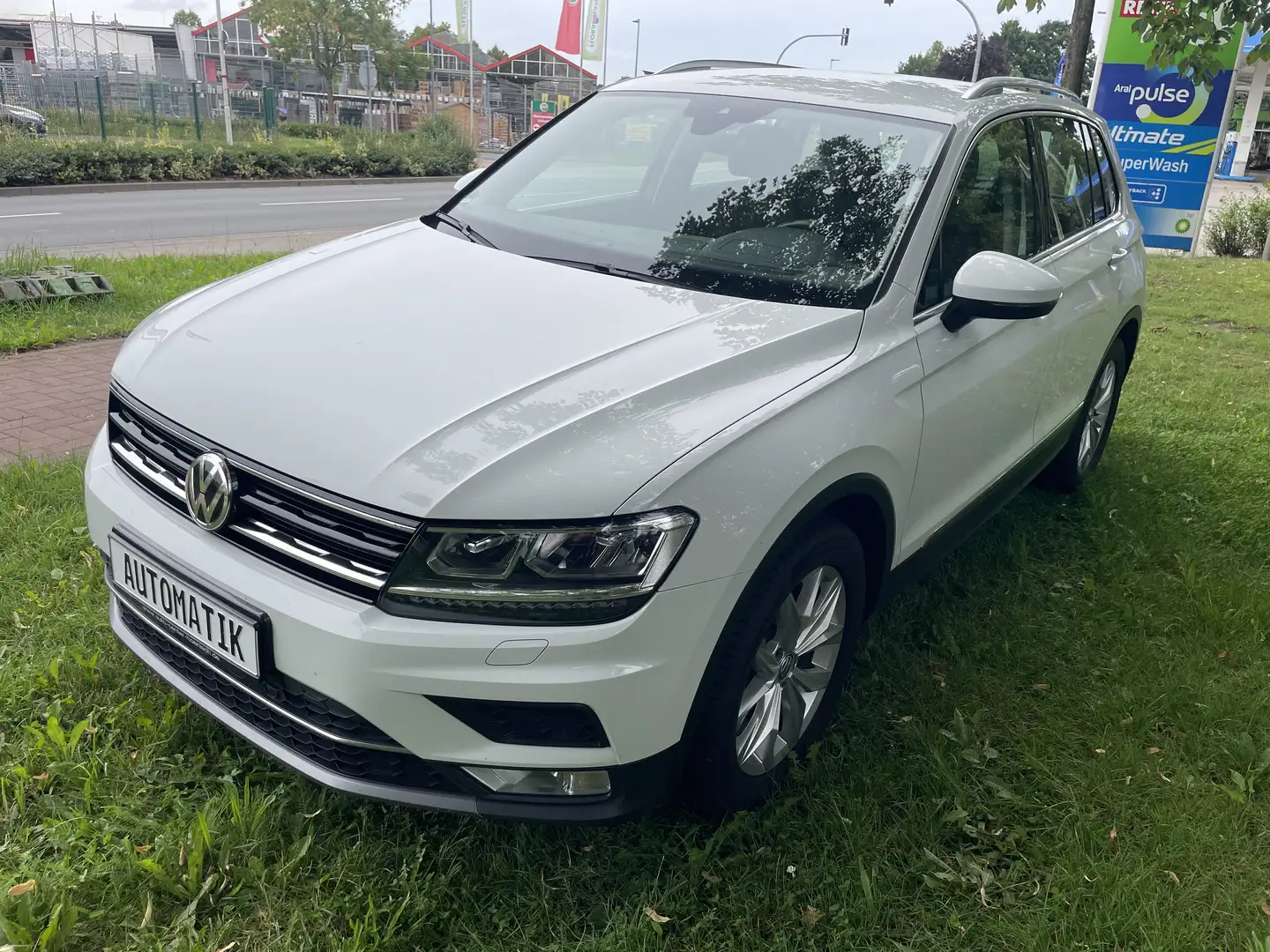 Volkswagen Tiguan Highline 2,0Ltr. TDI DSG+SHZ+AHK+PDC+Klima +HUD Weiß - 1