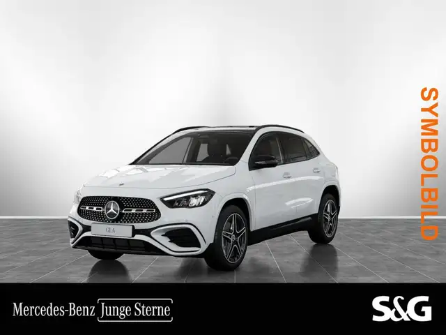 Mercedes-Benz GLA 180 AMG PANO+STANDHEIZUNG+CARPLAY+KAMERA+19"