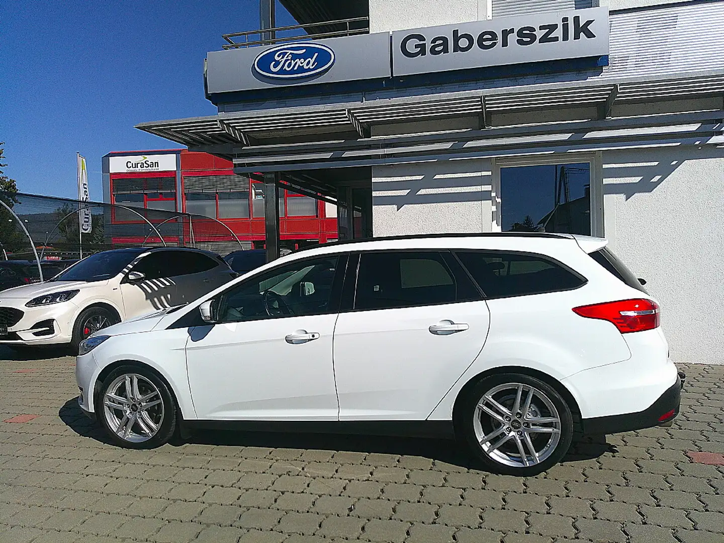Ford Focus Traveller 1,5 TDCi Trend Weiß - 2