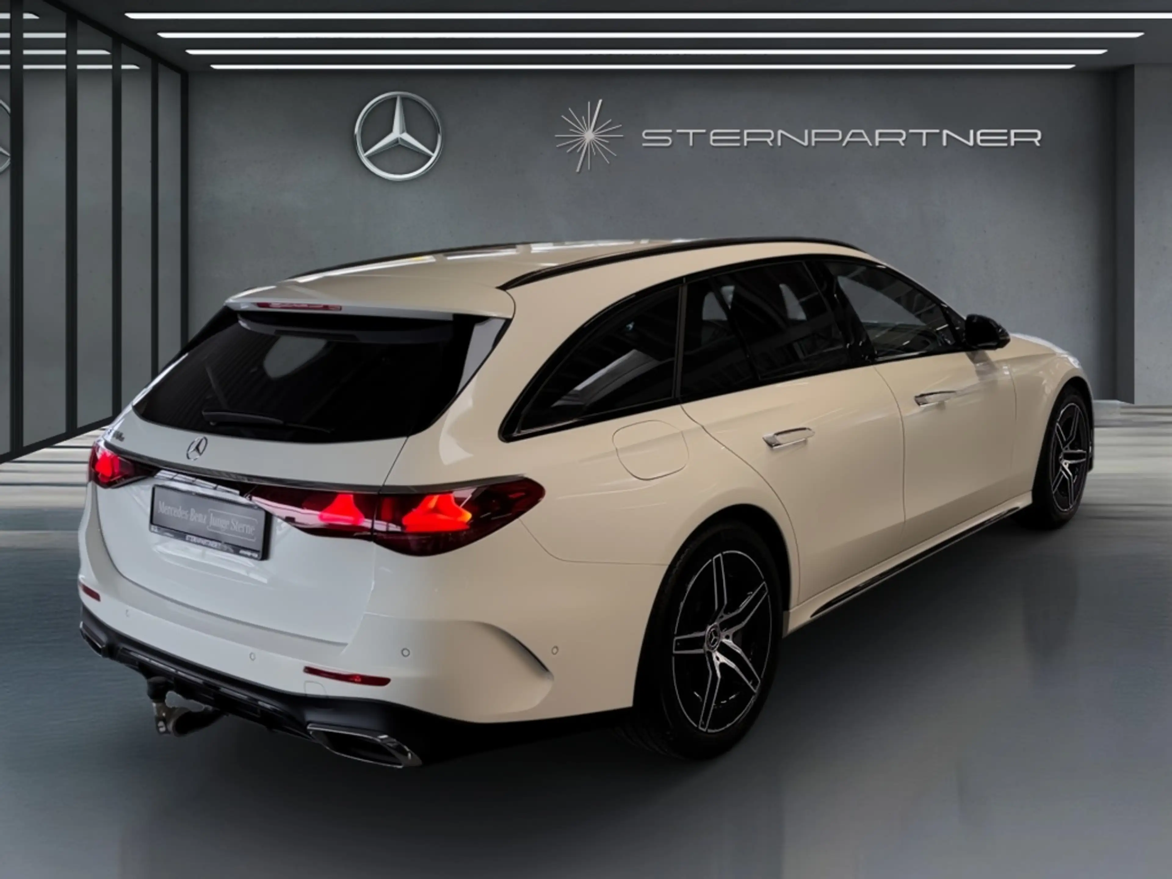 Mercedes-Benz E 300 e T AMG+DISTRONIC+TOTW+NIGHT+AMBIENTE+AHK — photo 10