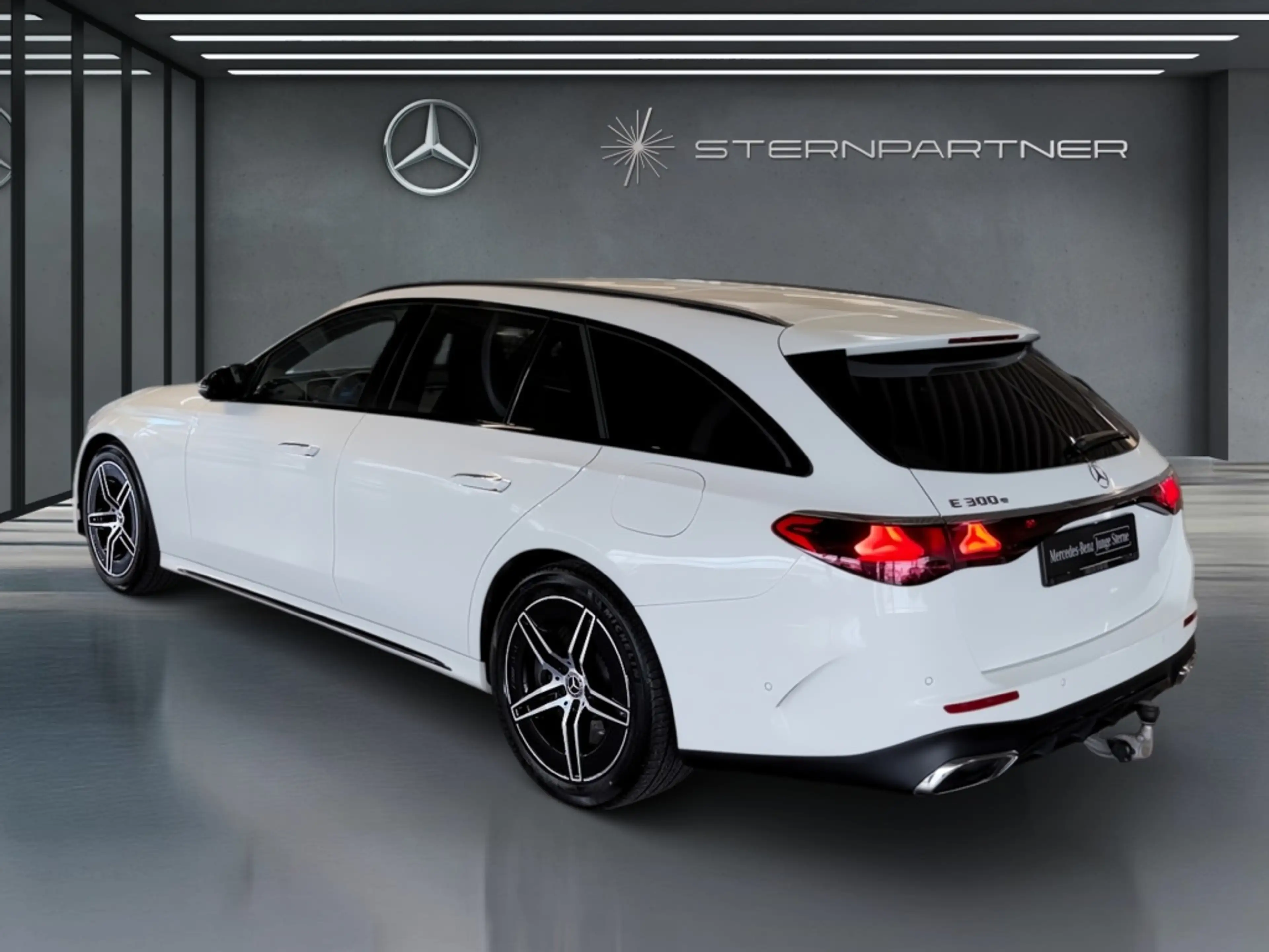 Mercedes-Benz E 300 e T AMG+DISTRONIC+TOTW+NIGHT+AMBIENTE+AHK — photo 7
