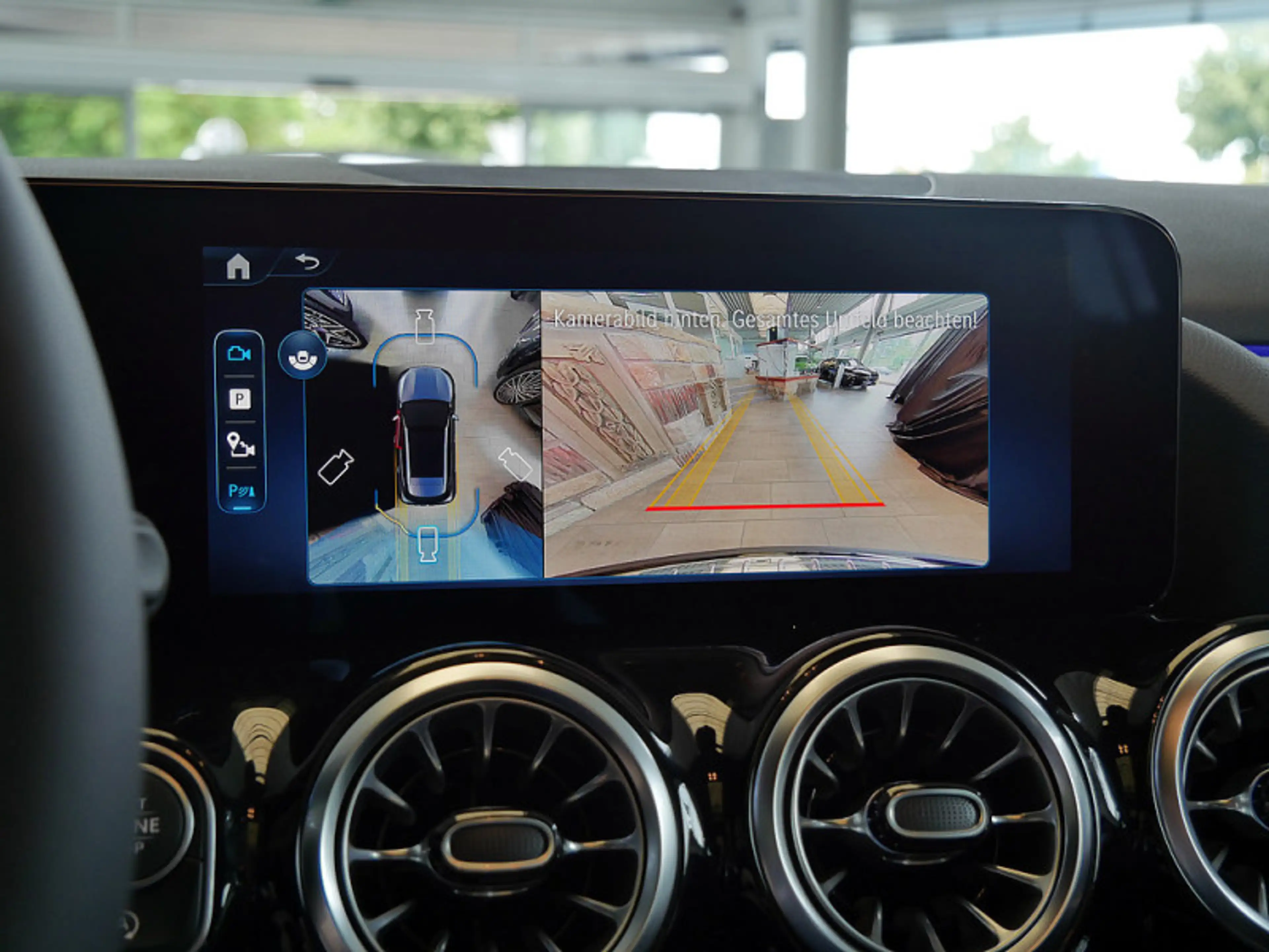 Mercedes-Benz GLA 180 d NIGHT PROGRESSIVE 360 DISTR KAMERA PDC — photo 15