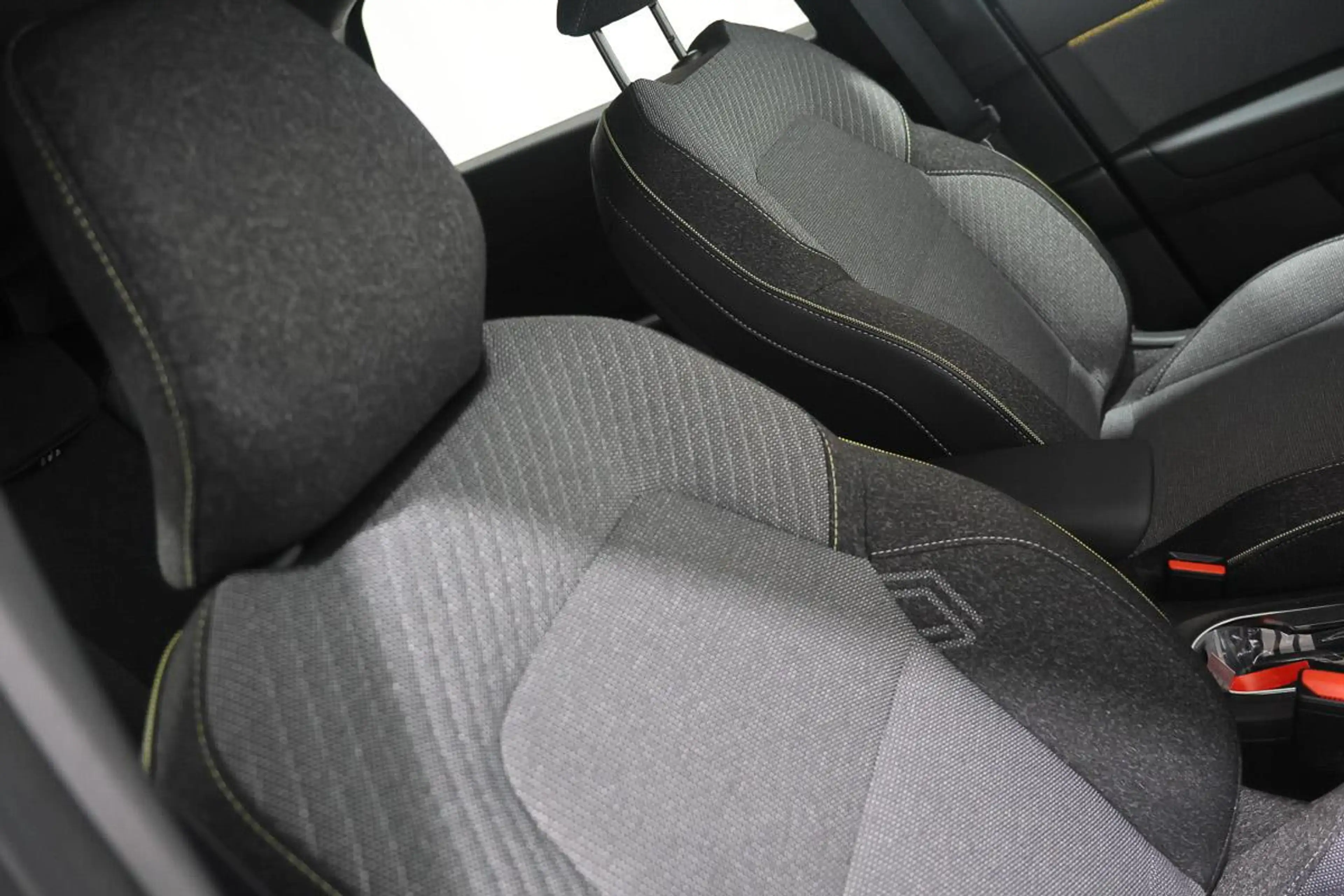 Renault Symbioz 1.4 TCE 140 EDC TECHNO  LED GPS ACC CAMERA JA18 — photo 9