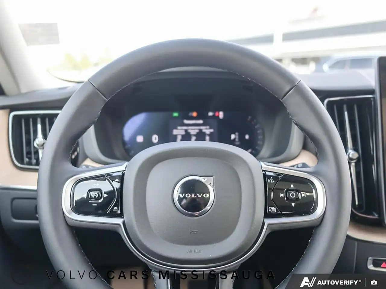Volvo XC60 снимка Volvo XC60