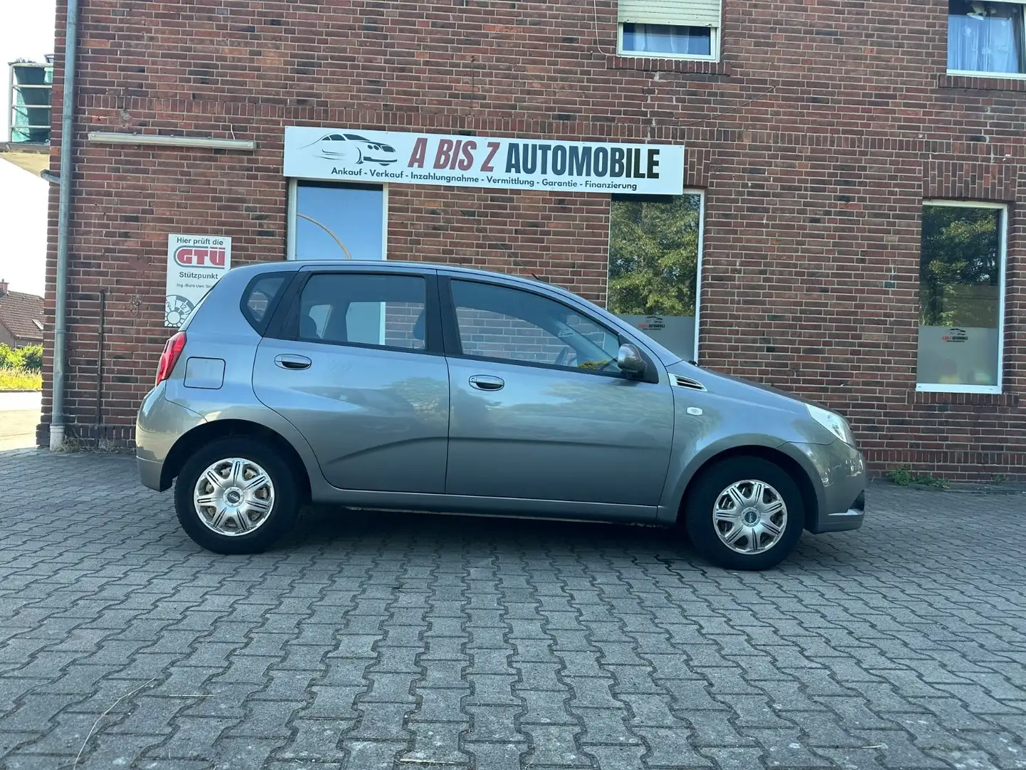 Chevrolet Aveo 1.2 5 Türer/Tüv/Klima/Allwe/ Servo/ 1.Hd/EF Grau - 2