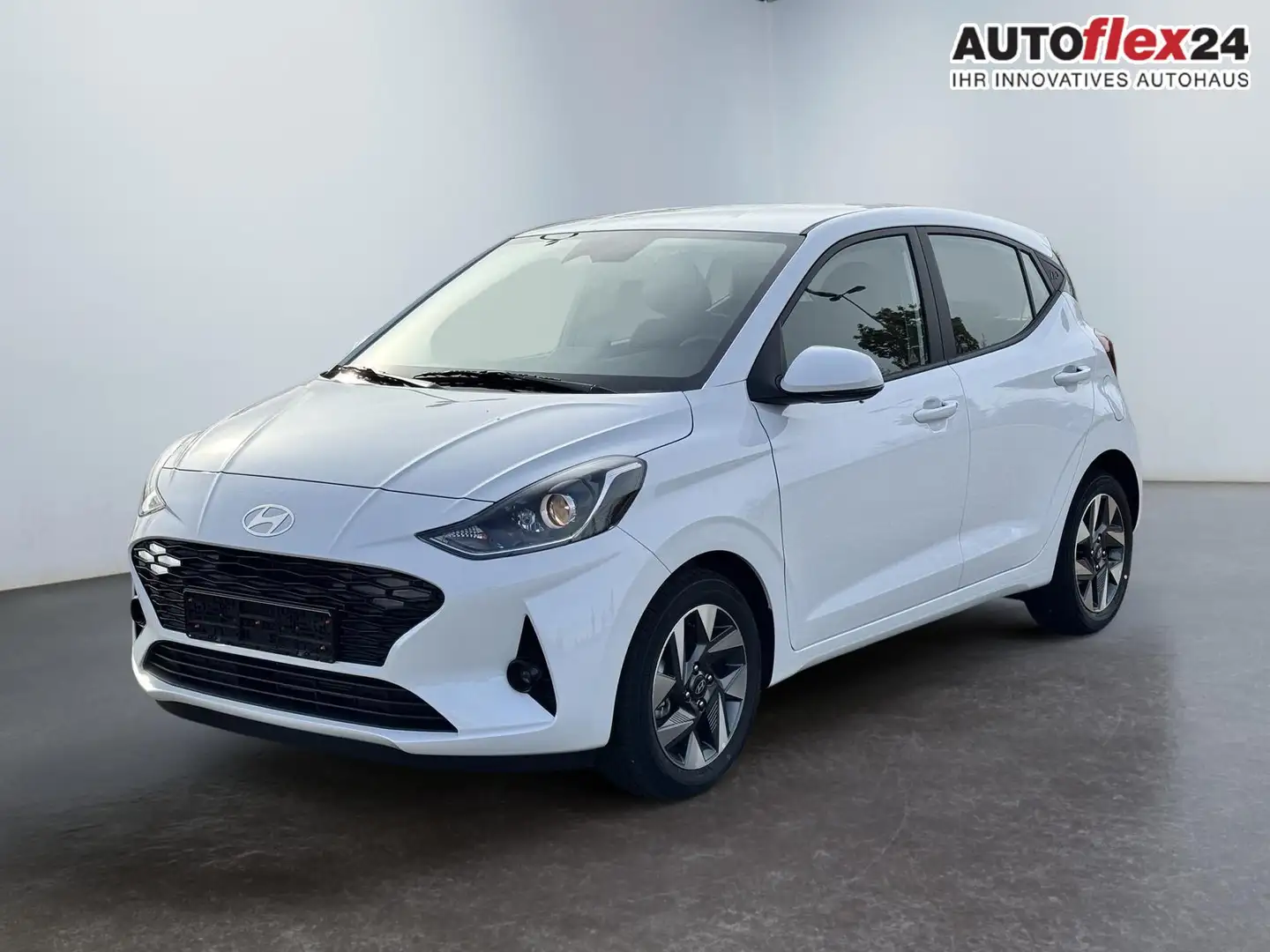 Hyundai i10 1,2 1ZKlim NAV 8Z SHZ Spha BT Kam PDC Alu 1.2 58 Blanco - 2