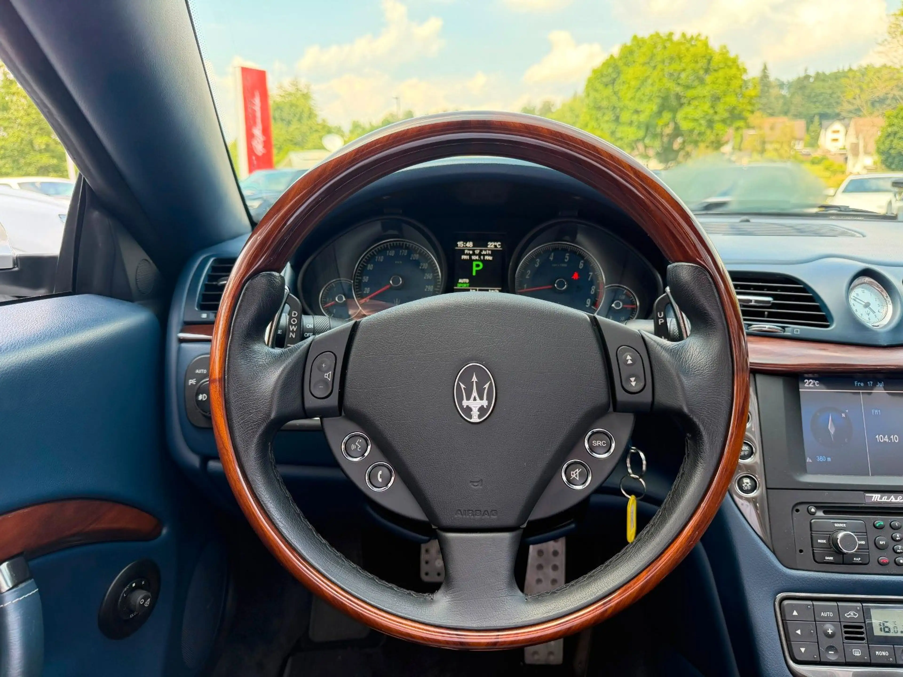 Maserati GranCabrio S 4.7L V8/PDC/NAVI/SHZ/BOSE — photo 14