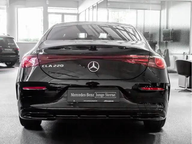 Mercedes-Benz CLA view 5