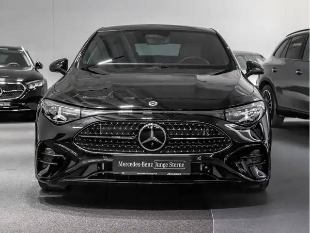 Mercedes-Benz CLA view 3