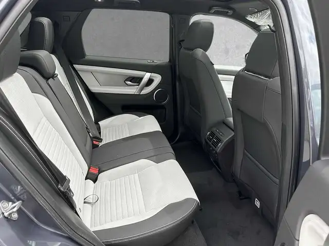 Land Rover Discovery Sport view 5