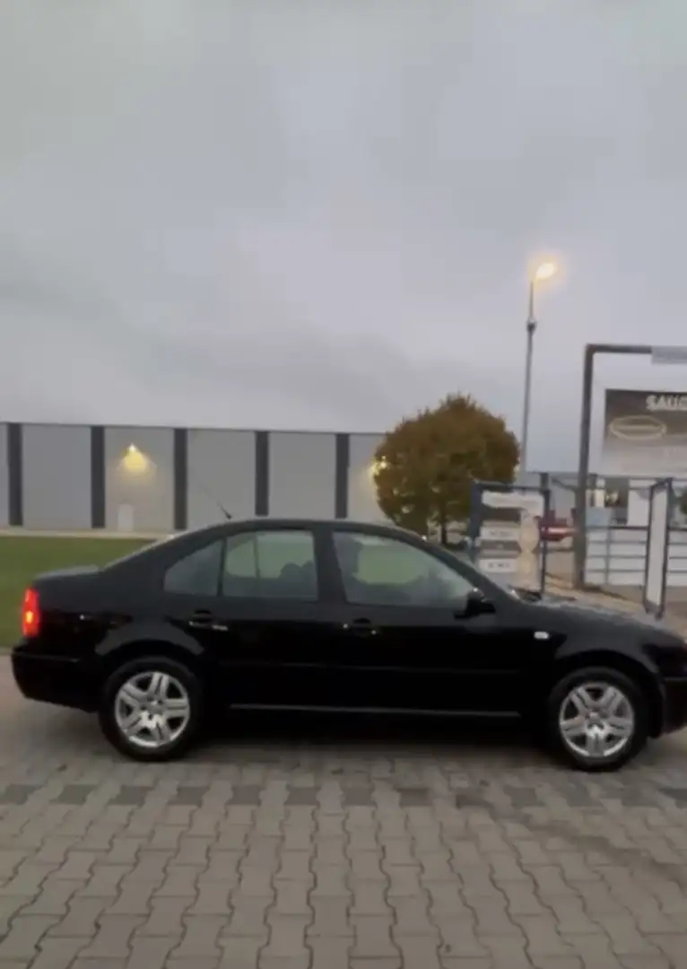 Volkswagen Bora 2.3 V5 4Motion Highline - 1