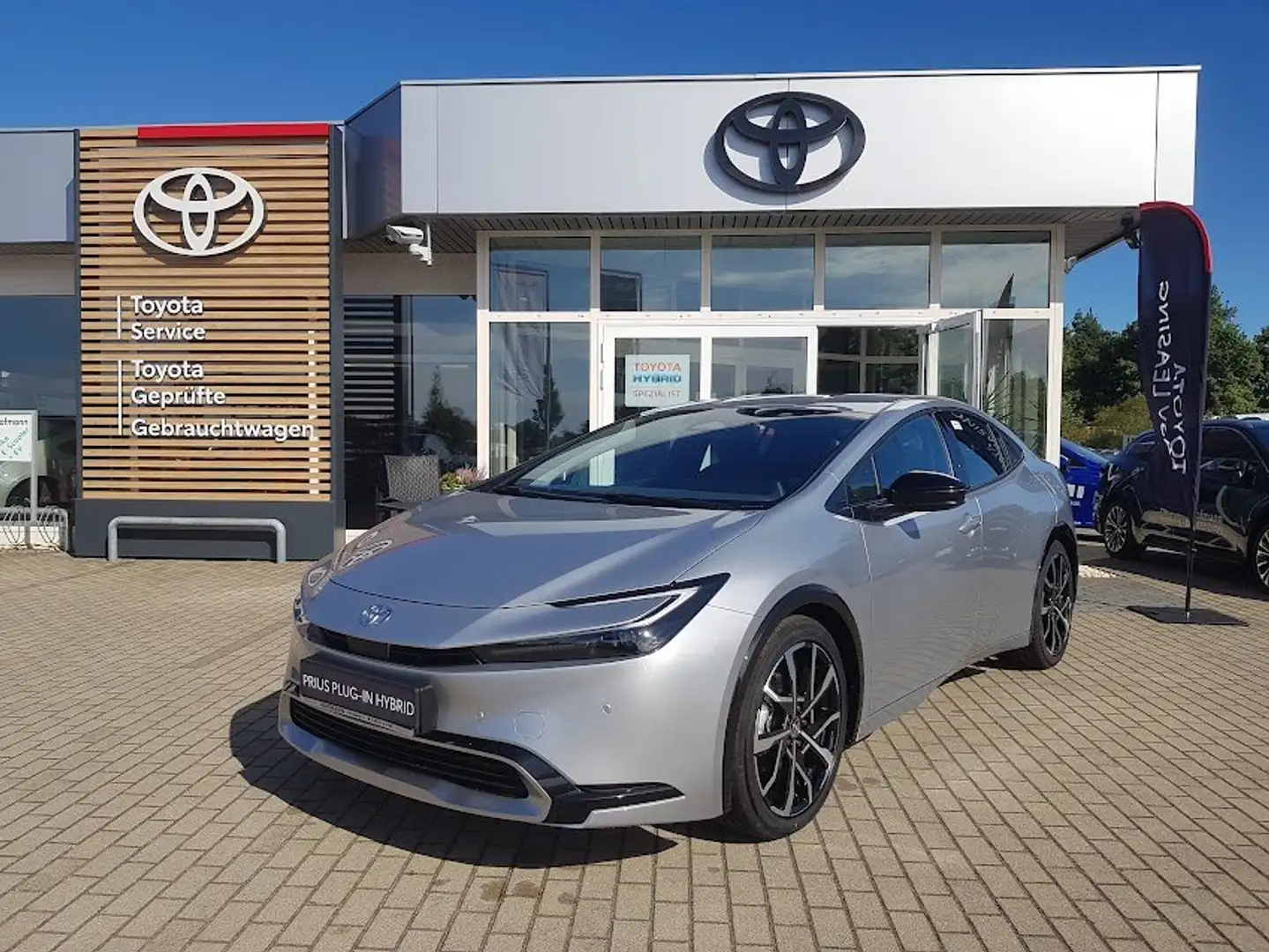 Toyota Prius 2.0 Plug-in Hybrid Executive Stříbrná - 1