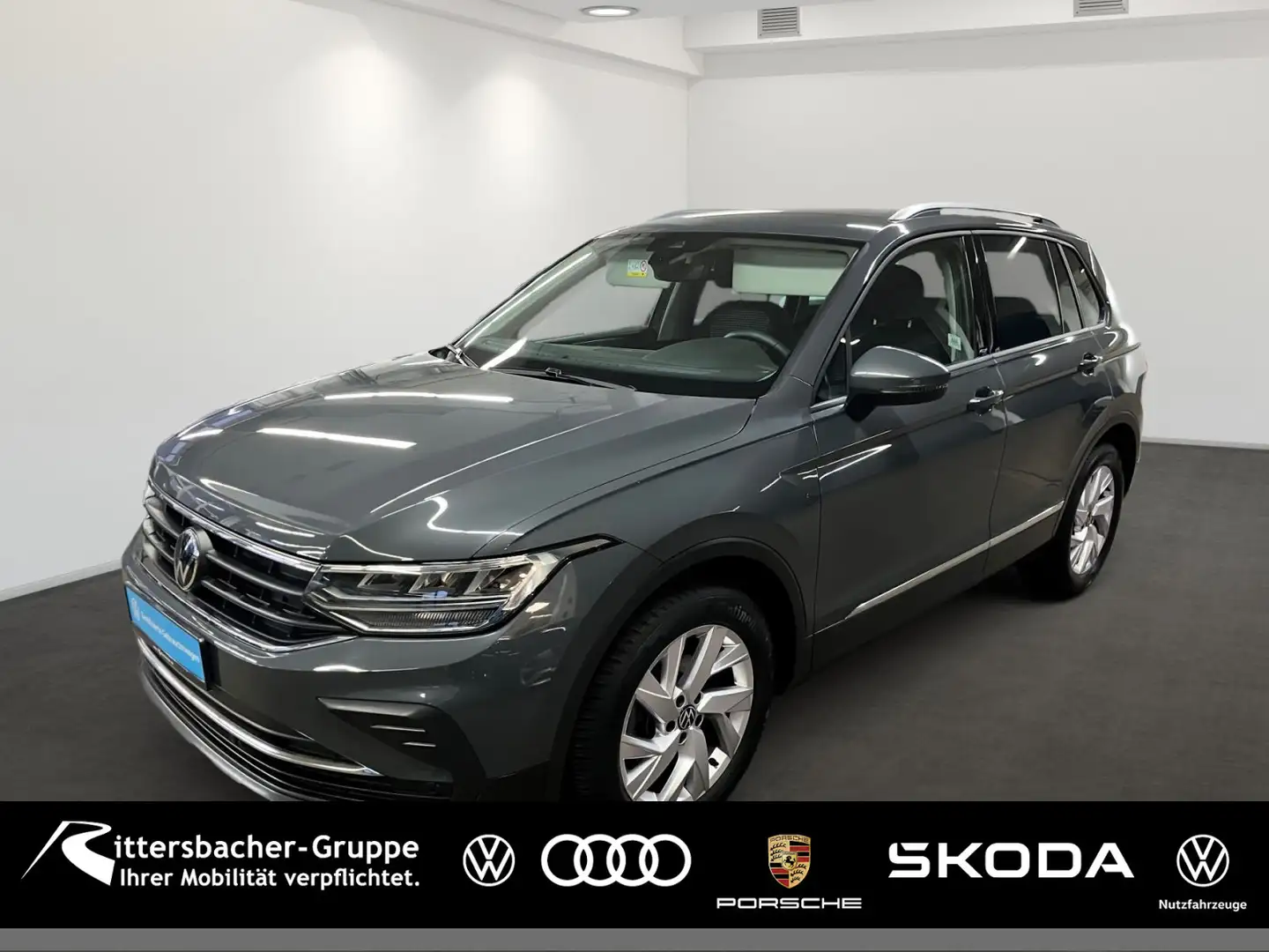 Volkswagen Tiguan 1.5 TSI Life Active LED Navi RearView Grau - 1
