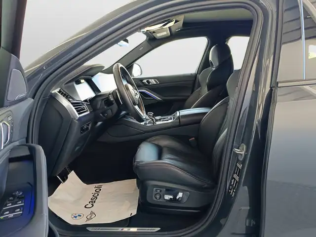 BMW X6 view 8