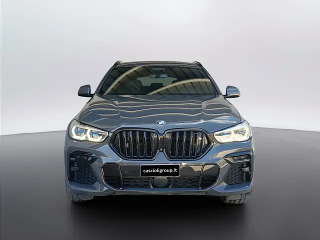 BMW X6 view 2