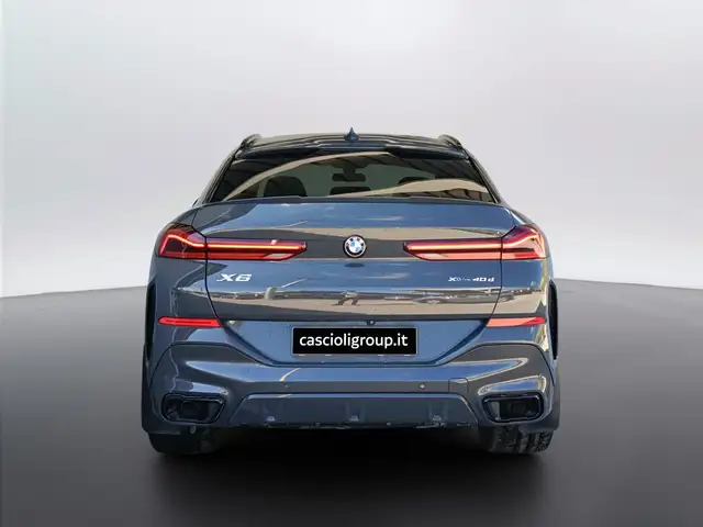 BMW X6 view 4