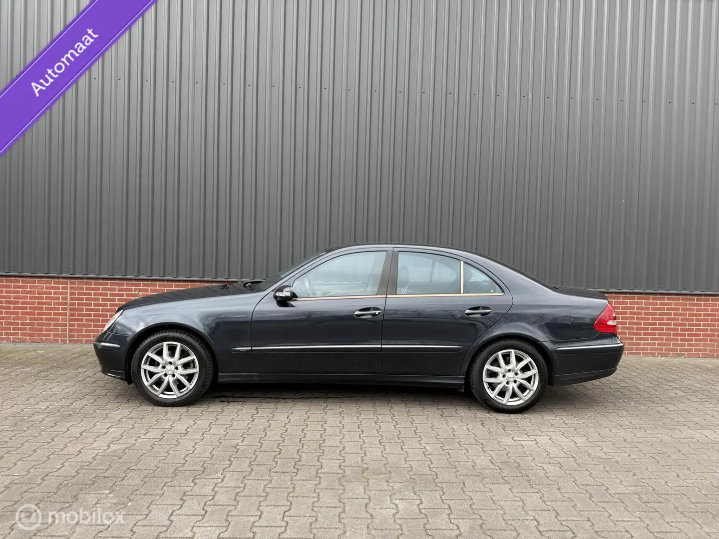 Mercedes-Benz E 240 E240 Avantgarde Aut Cruise Nav NL Auto Apk Xenon Schwarz - 2