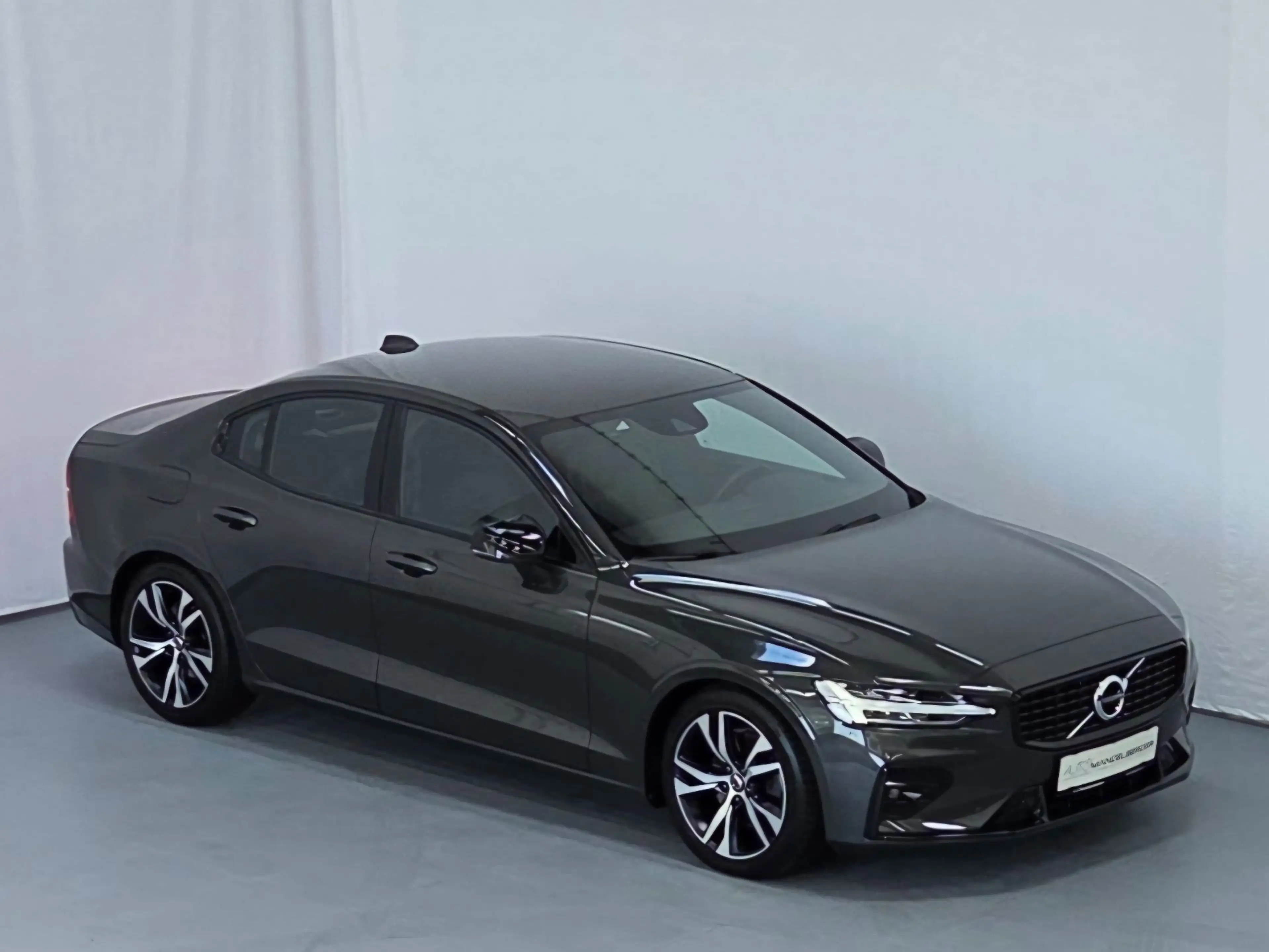Volvo S60 B4 R-Design Geartronic — photo 4