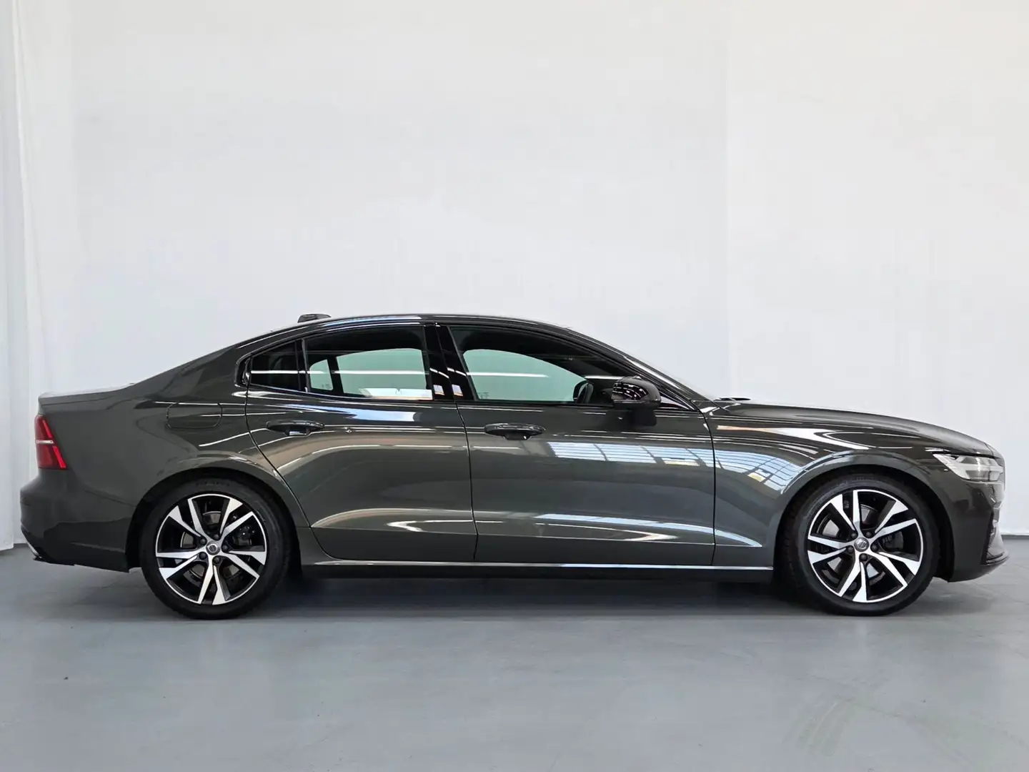 Volvo S60 B4 R-Design Geartronic Grau - 2