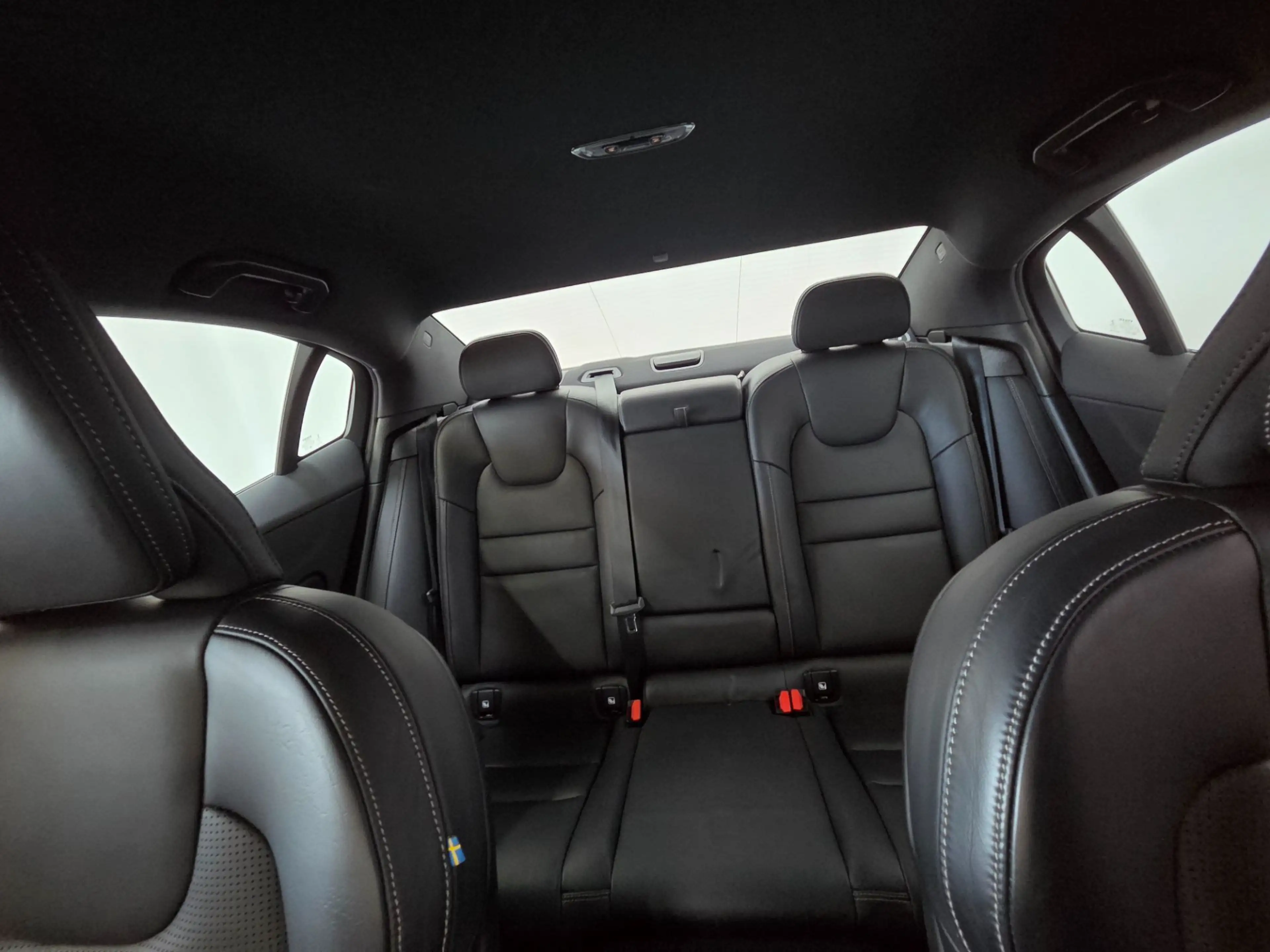 Volvo S60 B4 R-Design Geartronic — photo 12