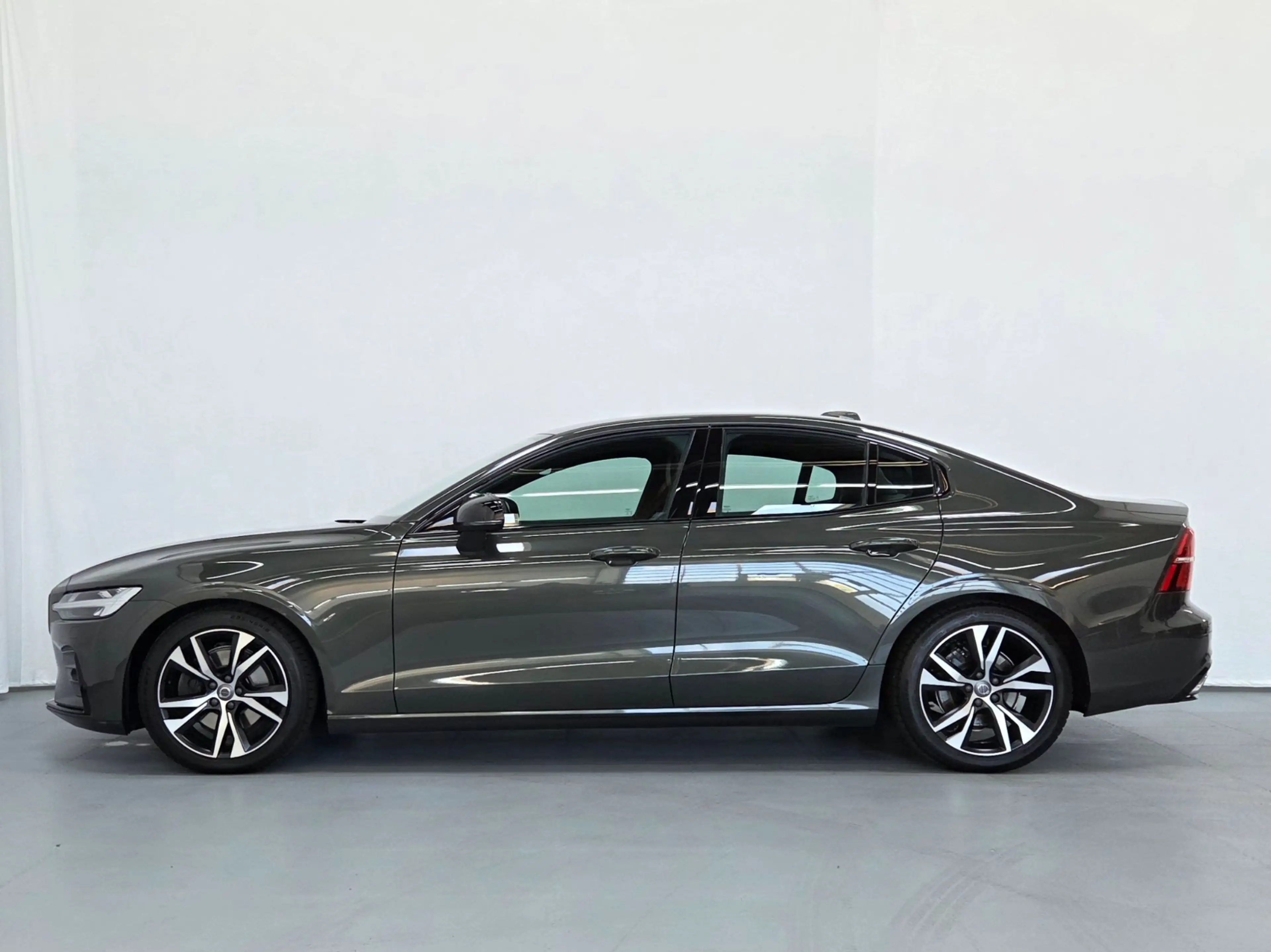 Volvo S60 B4 R-Design Geartronic — photo 6