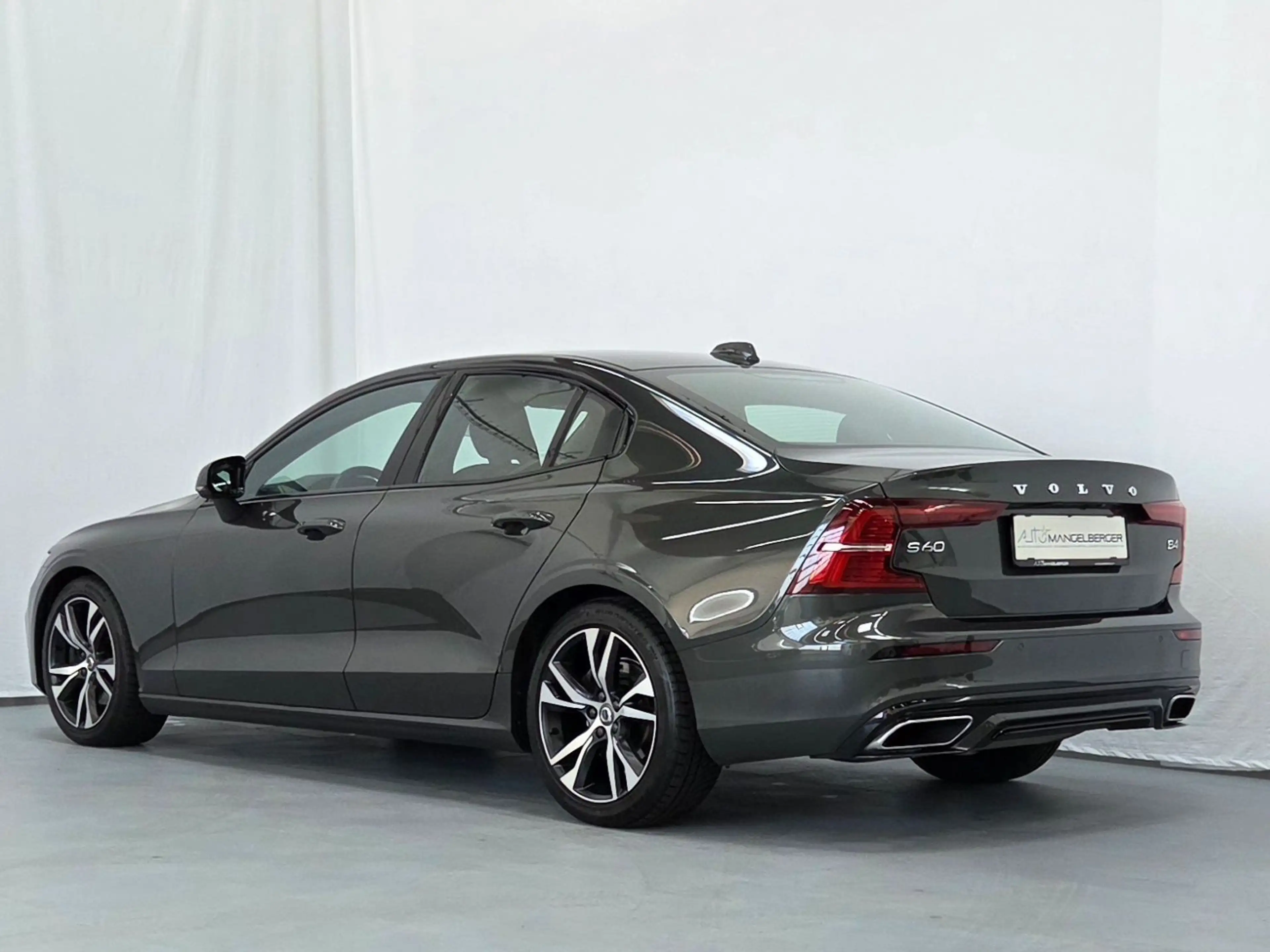 Volvo S60 B4 R-Design Geartronic — photo 5