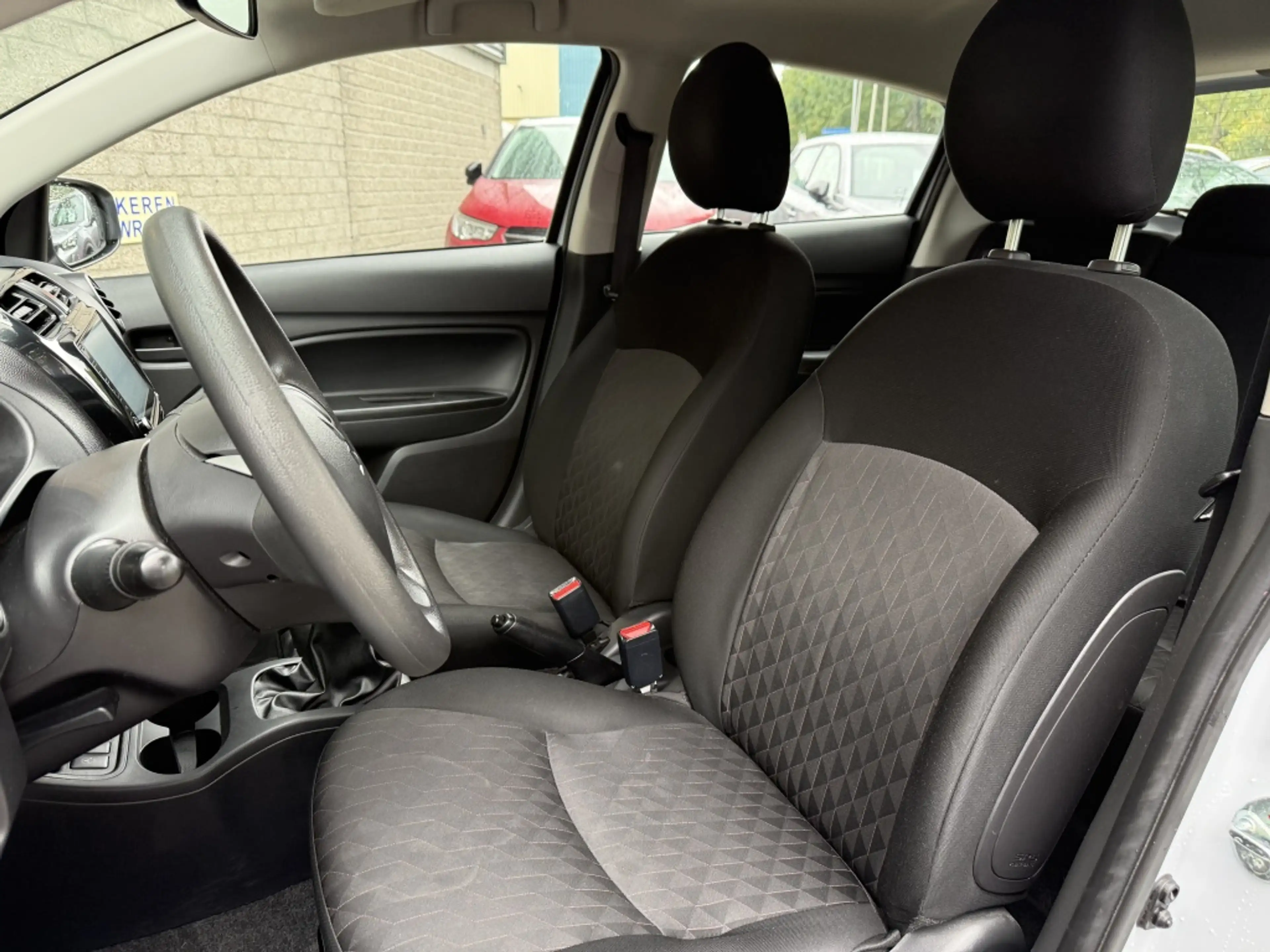 Mitsubishi Space Star 1.2 Connect+ Carplay/DAB/AIRCO — photo 4
